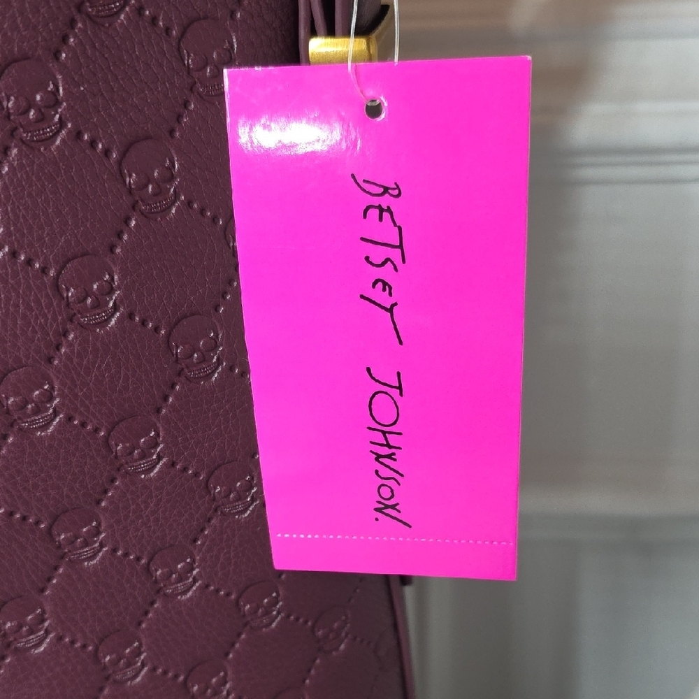 Betsey Johnson Burgundy Shoulder Bag with Gold Heart Accent - Picture 3 of 9